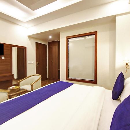 Marks Hotel & Banquet Νόιντα Εξωτερικό φωτογραφία