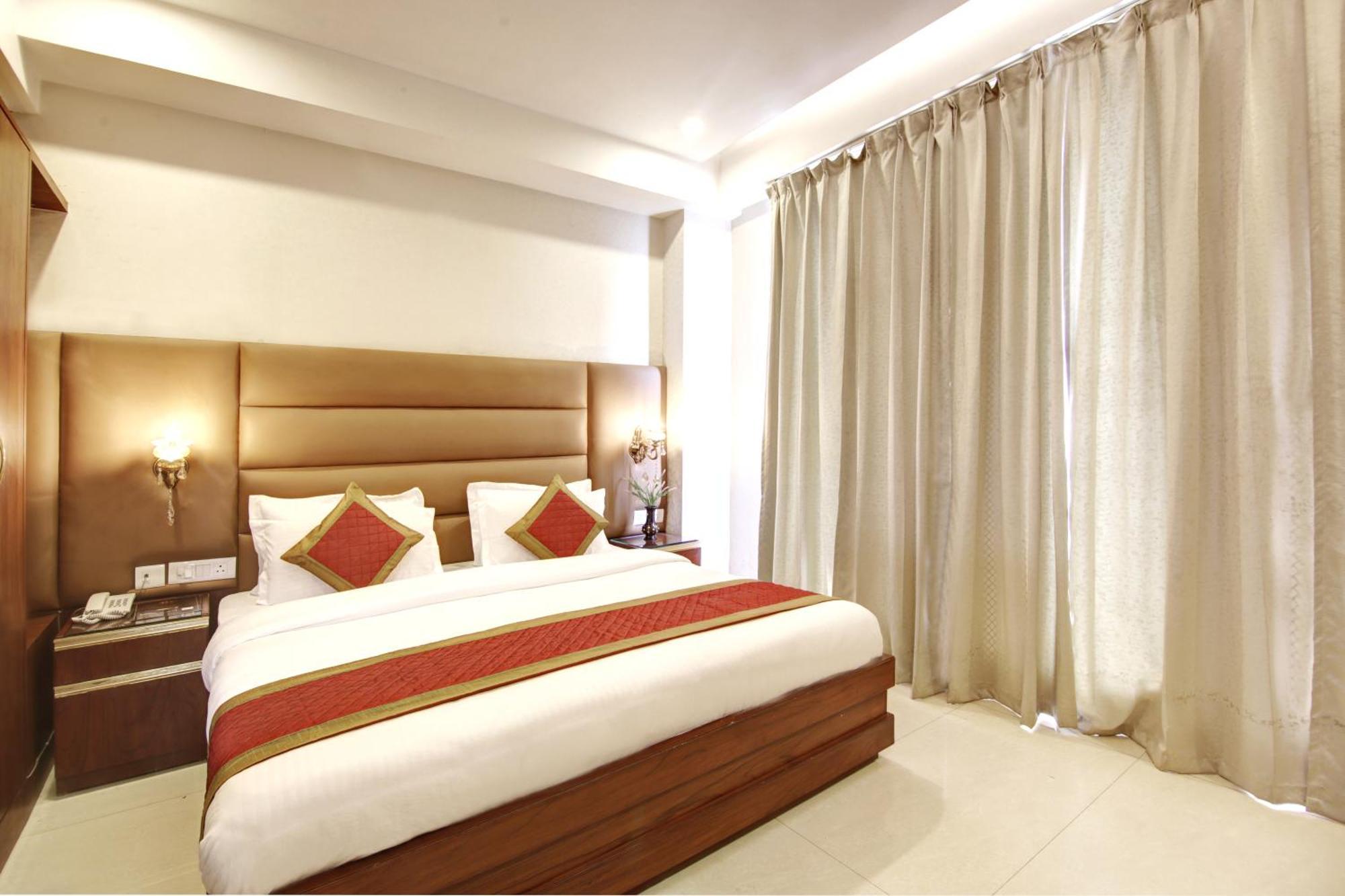 Marks Hotel & Banquet Νόιντα Εξωτερικό φωτογραφία