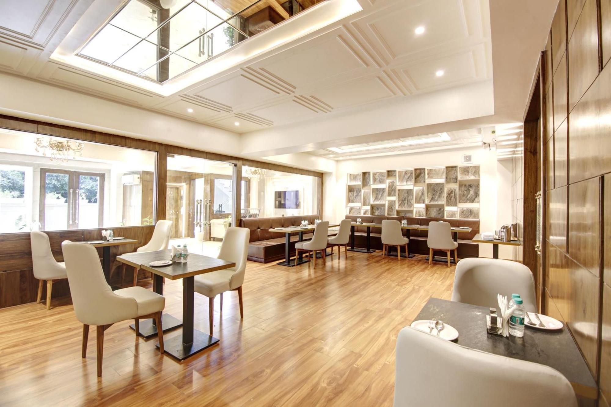 Marks Hotel & Banquet Νόιντα Εξωτερικό φωτογραφία