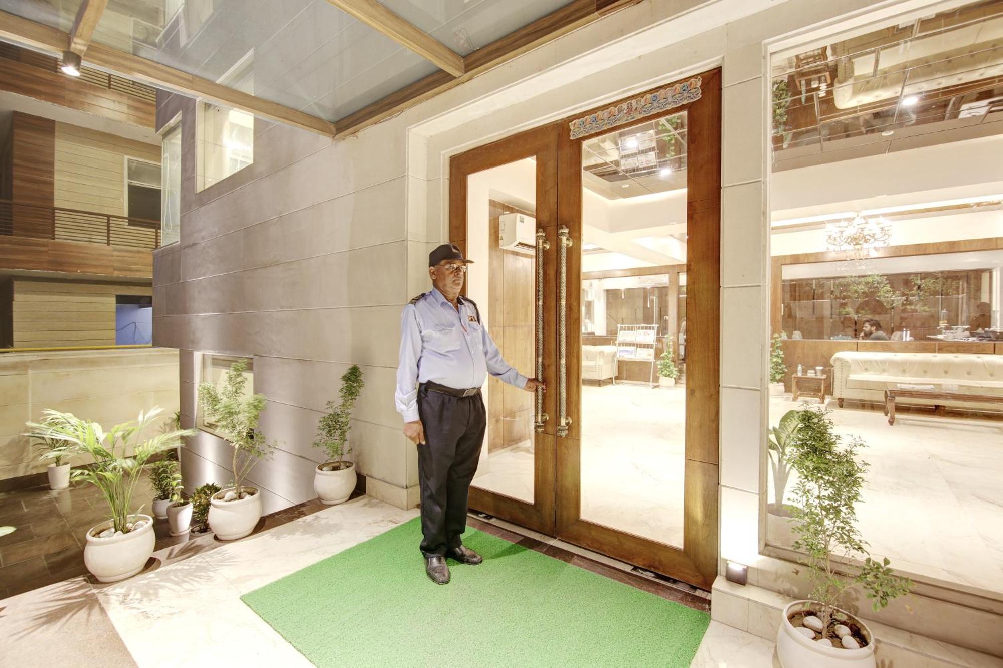 Marks Hotel & Banquet Νόιντα Εξωτερικό φωτογραφία