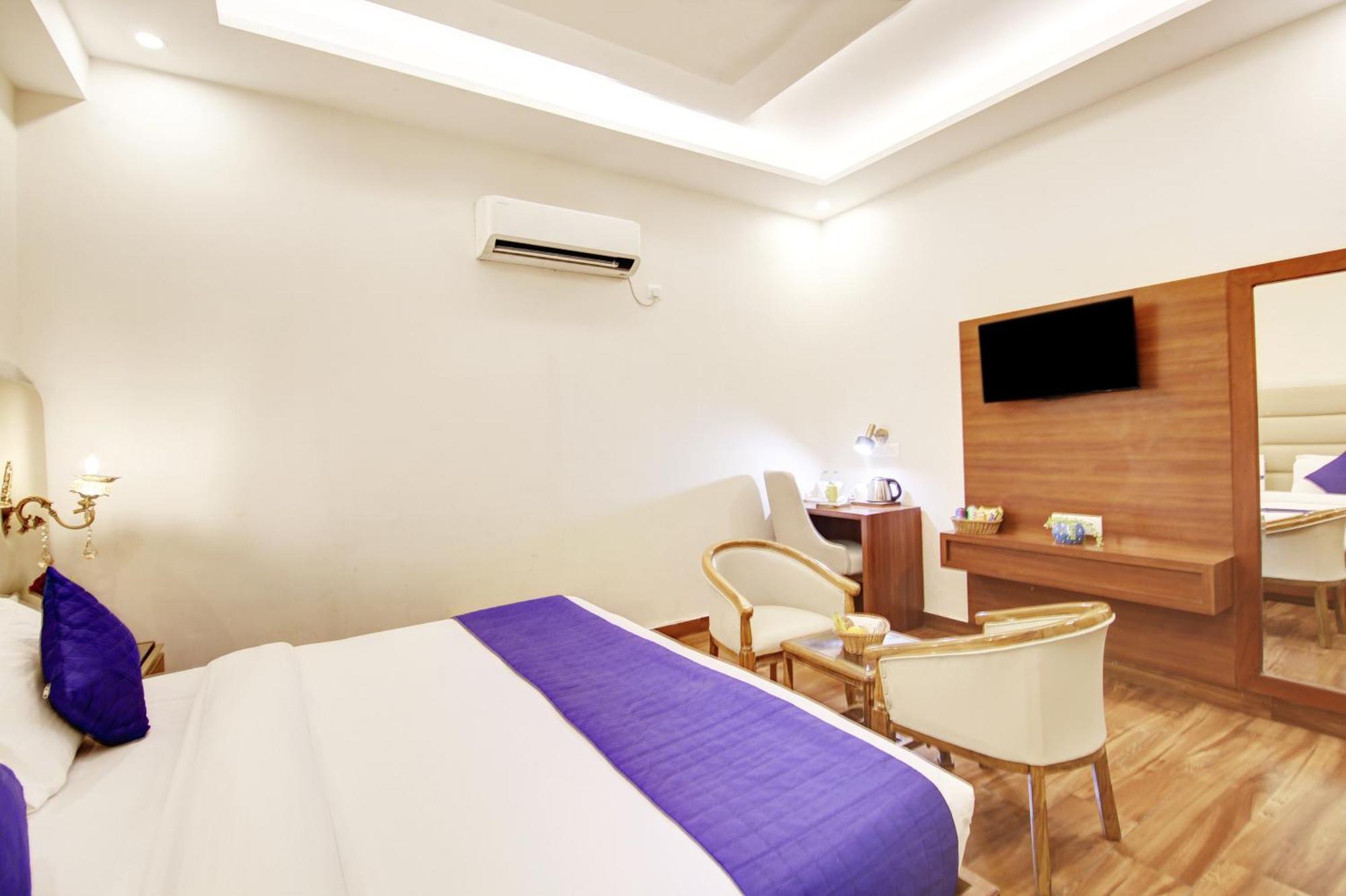 Marks Hotel & Banquet Νόιντα Εξωτερικό φωτογραφία