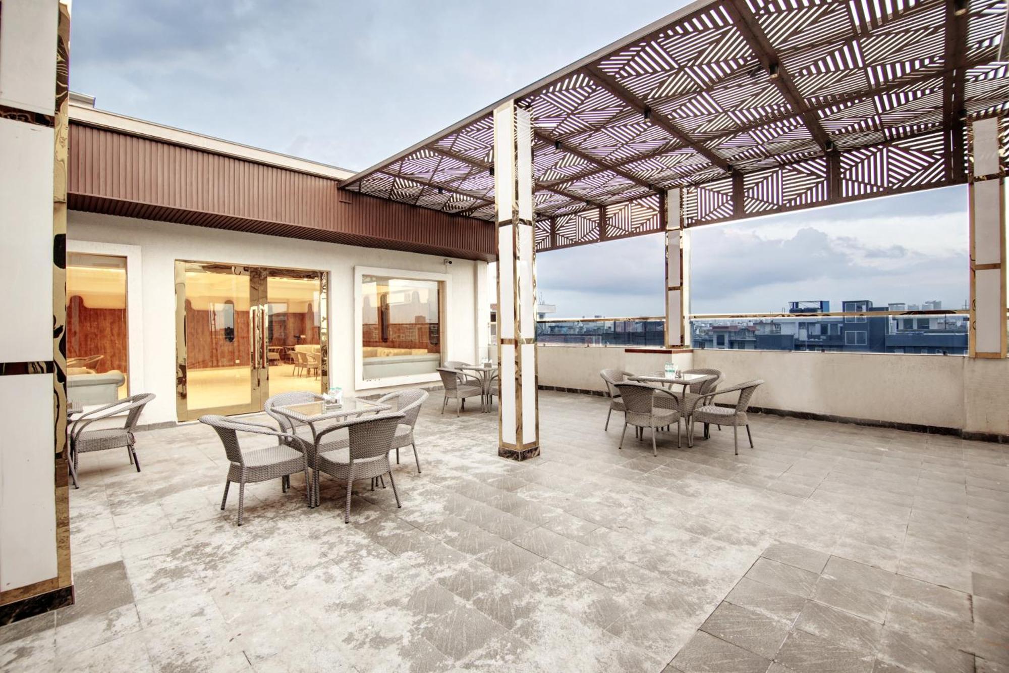 Marks Hotel & Banquet Νόιντα Εξωτερικό φωτογραφία
