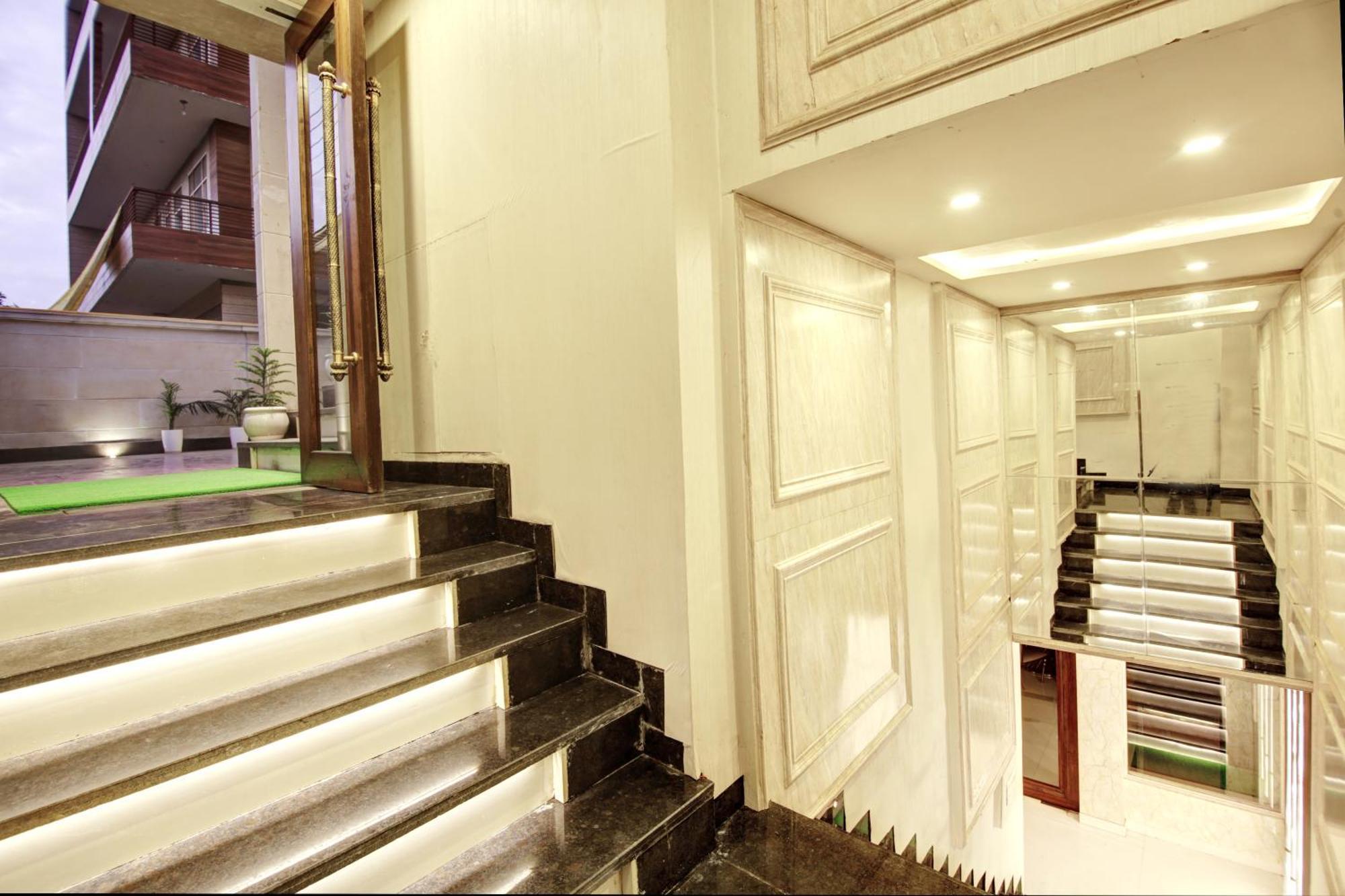 Marks Hotel & Banquet Νόιντα Εξωτερικό φωτογραφία