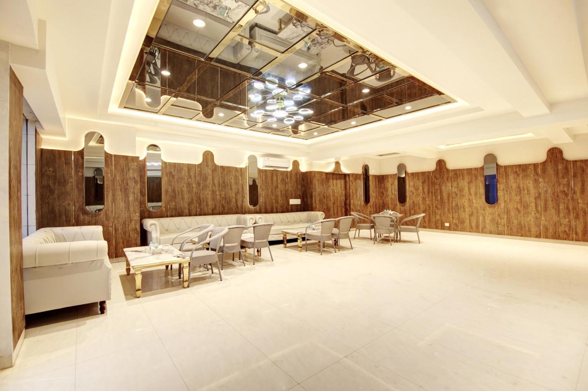 Marks Hotel & Banquet Νόιντα Εξωτερικό φωτογραφία