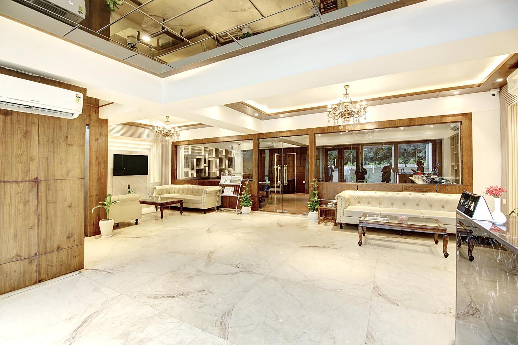Marks Hotel & Banquet Νόιντα Εξωτερικό φωτογραφία