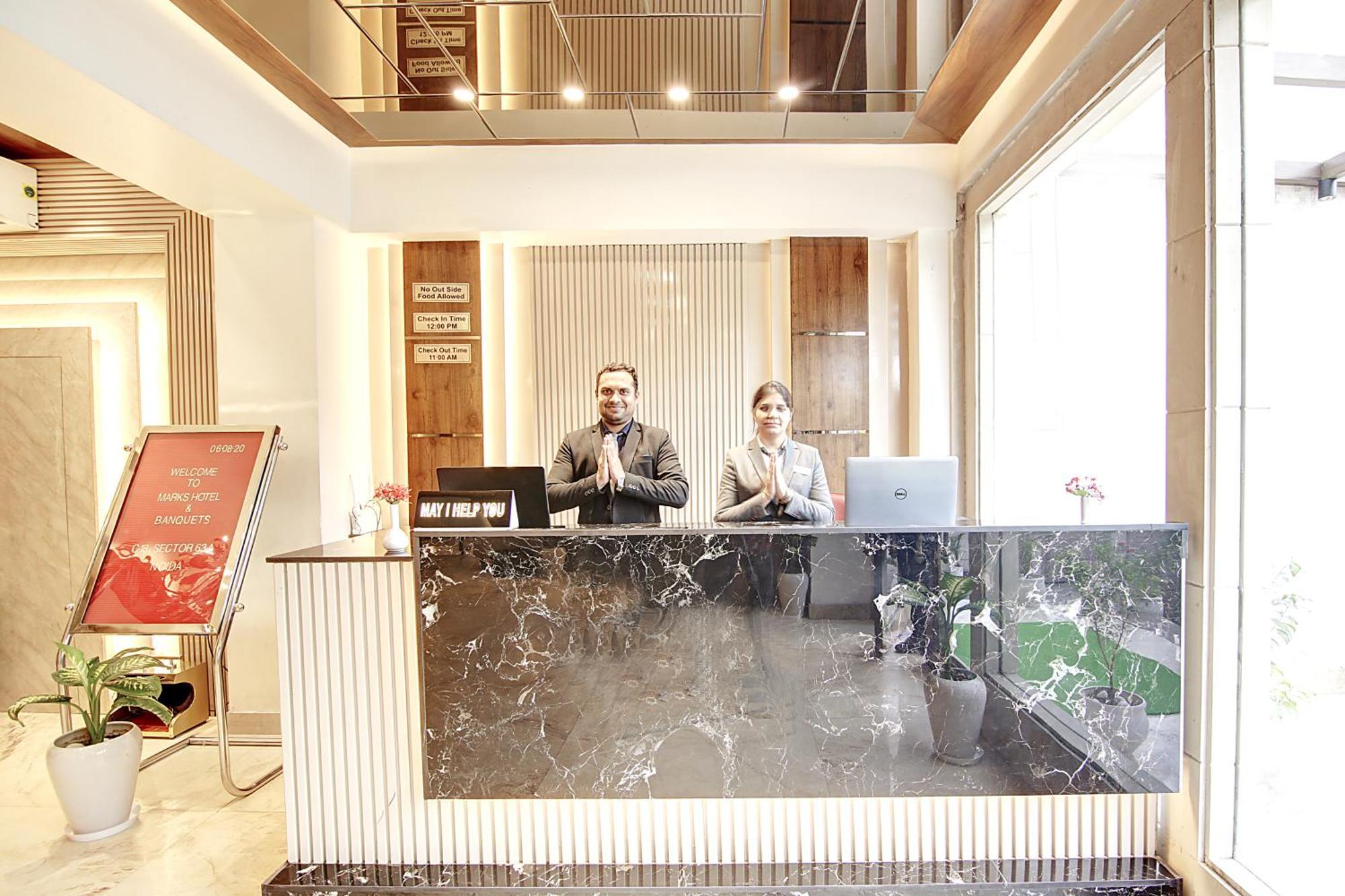 Marks Hotel & Banquet Νόιντα Εξωτερικό φωτογραφία