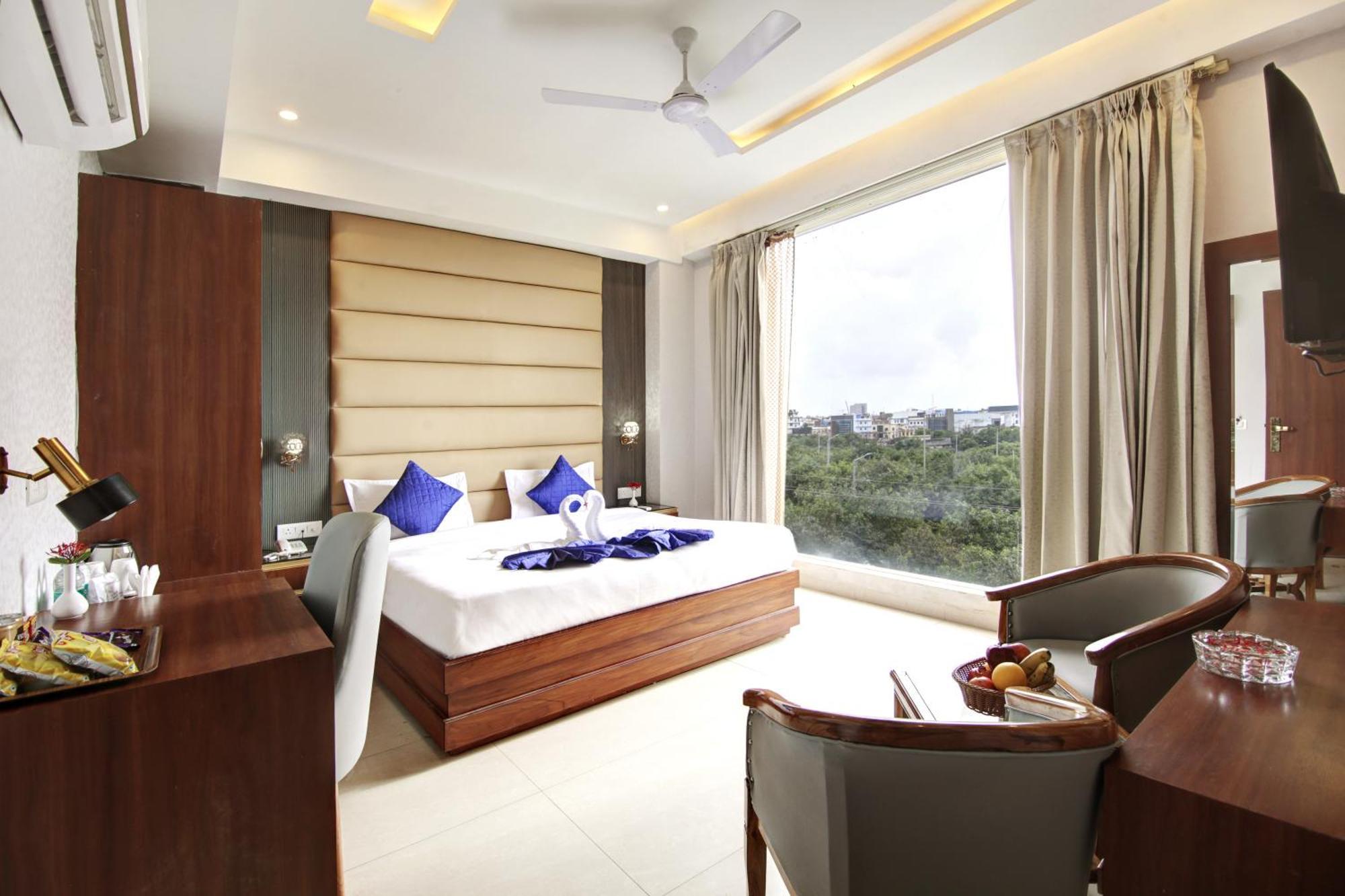 Marks Hotel & Banquet Νόιντα Εξωτερικό φωτογραφία