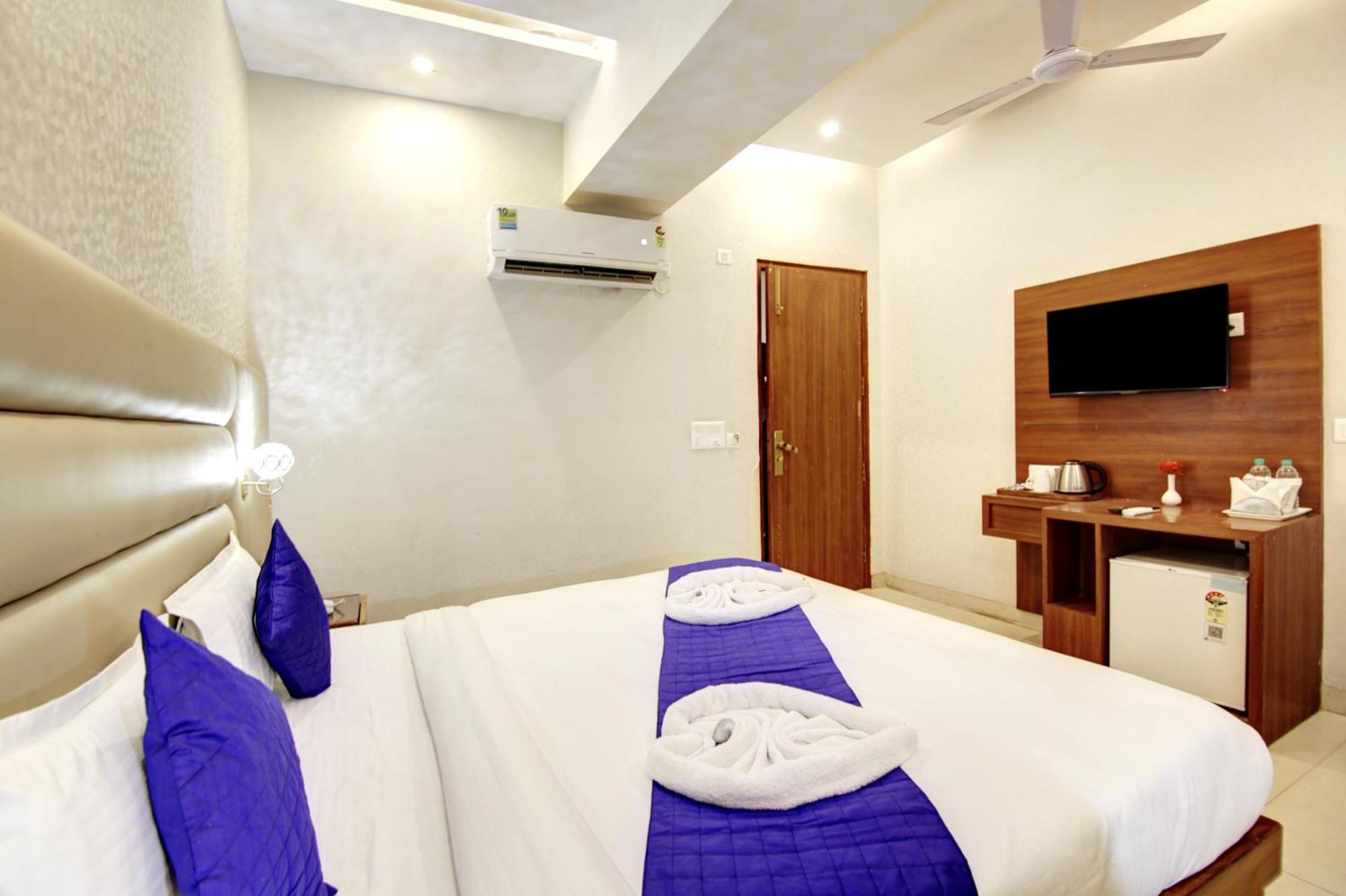 Marks Hotel & Banquet Νόιντα Εξωτερικό φωτογραφία