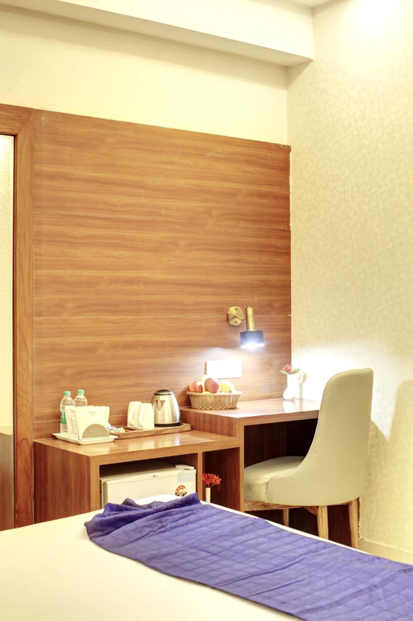Marks Hotel & Banquet Νόιντα Εξωτερικό φωτογραφία