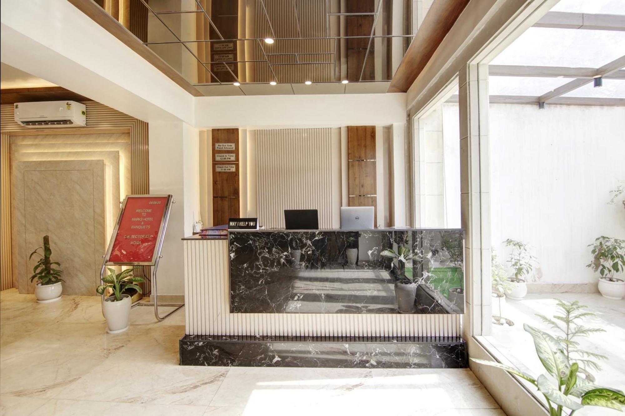 Marks Hotel & Banquet Νόιντα Εξωτερικό φωτογραφία